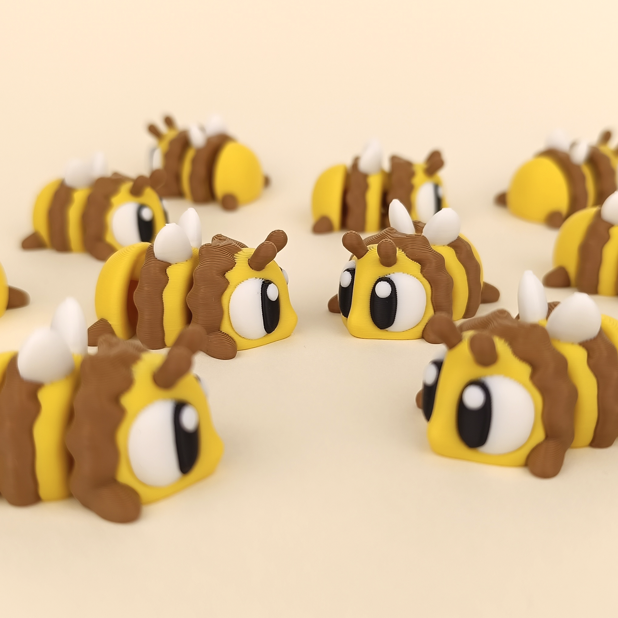 Flexi Bee & Beehive House – Charming Articulated Hive Duo